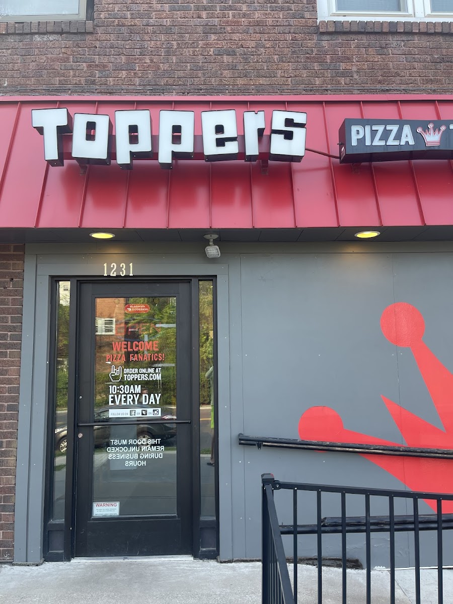 Toppers Pizza